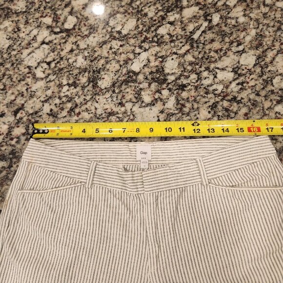 Gap Bermuda Shorts Womens Blue/Cream Striped Size 12 Pull On EUC - Picture 3 of 6